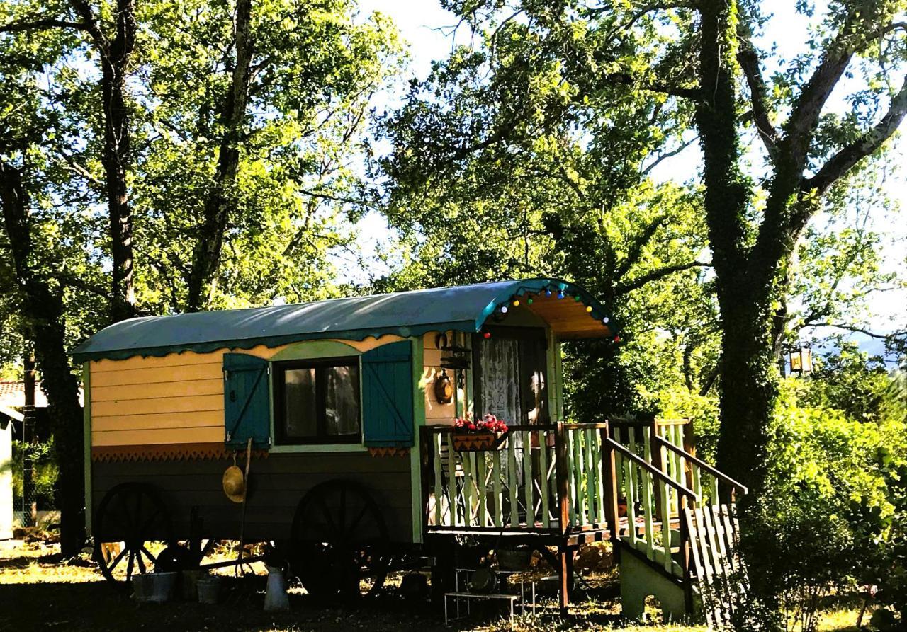 "La Brindille" Roulotte Tzigane De Charme Hebergement Insolite Saint-Paul-en-Foret Luaran gambar